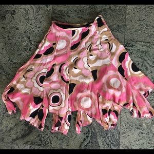 Handkerchief Hem skirt